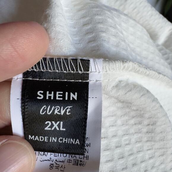 White Floral Sleeve V-Neck Blouse - Size 2XL - Picture 5 of 6